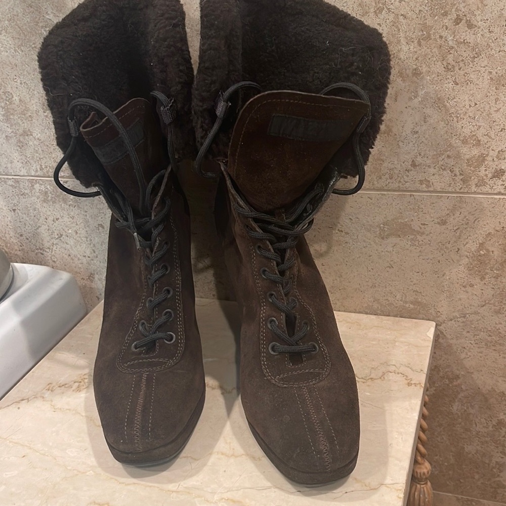 Prada shearling boots - Picture 5 of 6